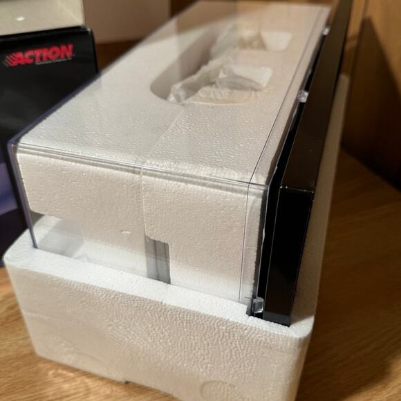 Ron Capps U.S. Tobacco 2000 Camaro Funny Car 1/24 Action Racing MBNA NHRA 1:24 - Picture 8 of 9